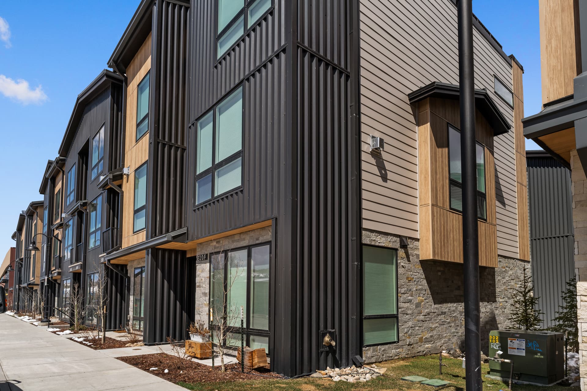 Fourth Street Crossing - Image 41