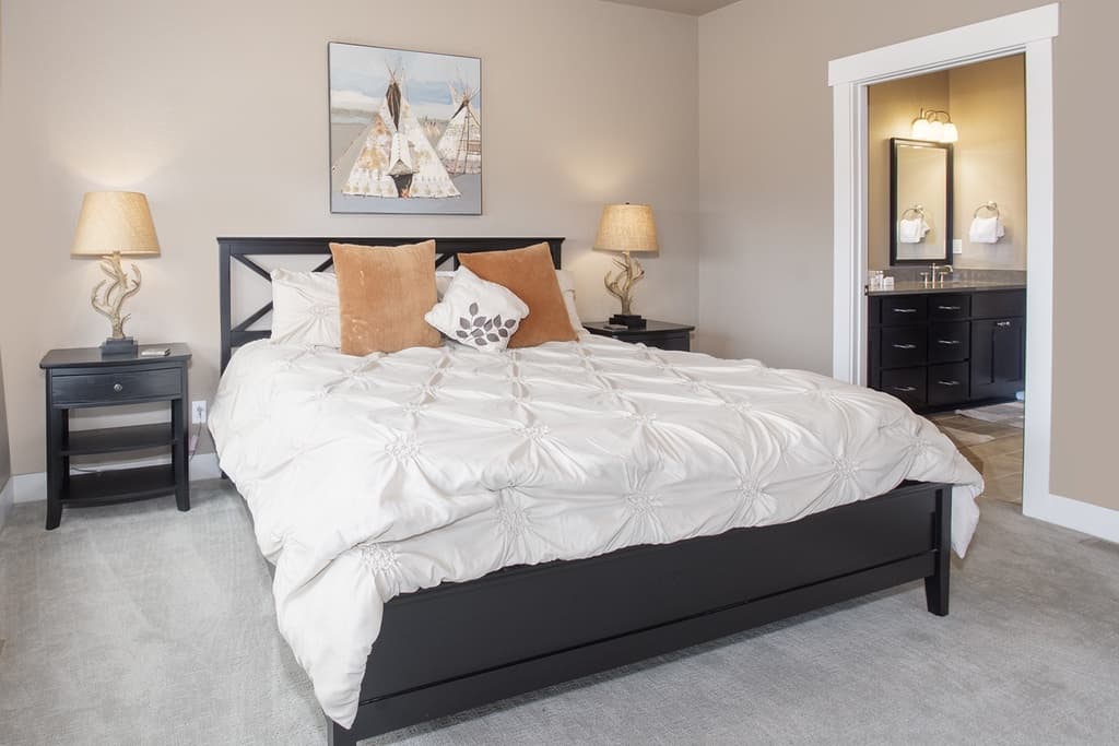 Sunset Summit Townhome - Image 16