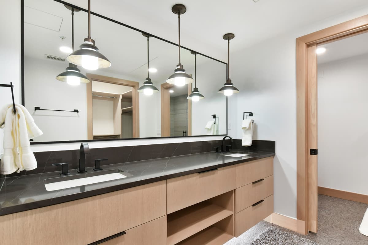 King's Crown - Image 22