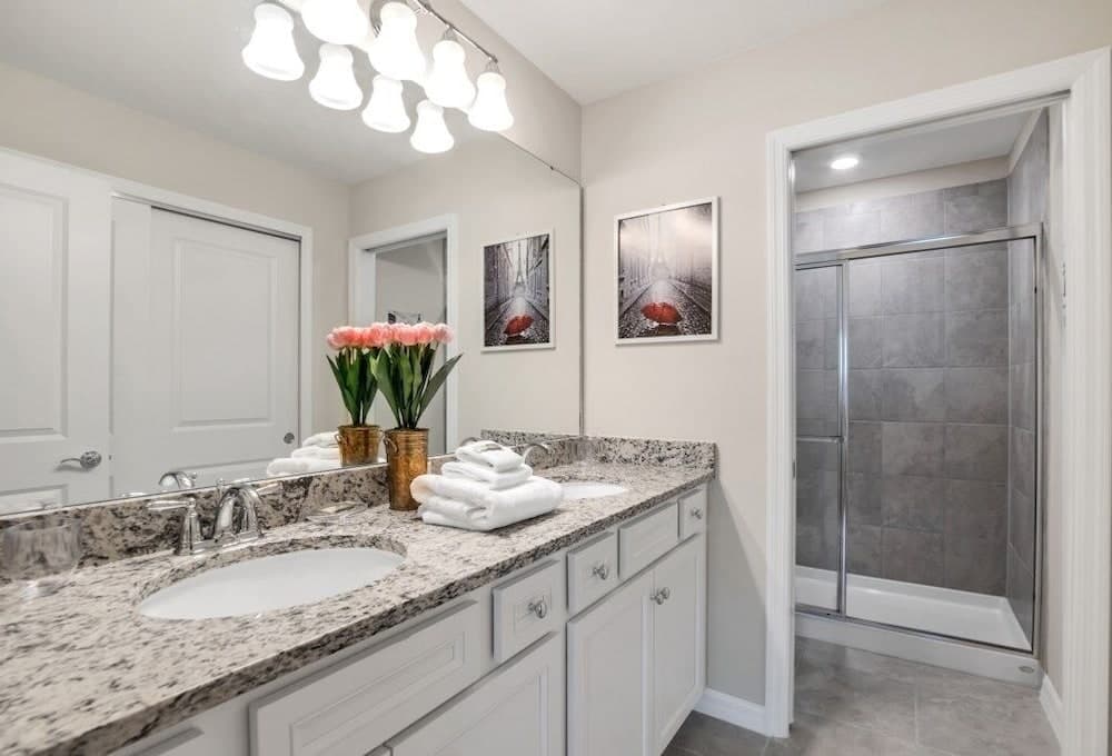 Palmway Four - Image 31