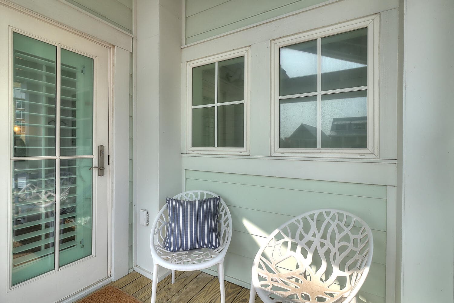 5 O'Clock Four Shore - Image 45