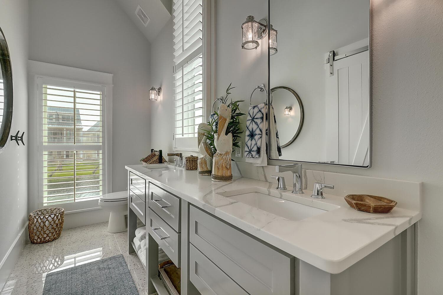 5 O'Clock Four Shore - Image 31