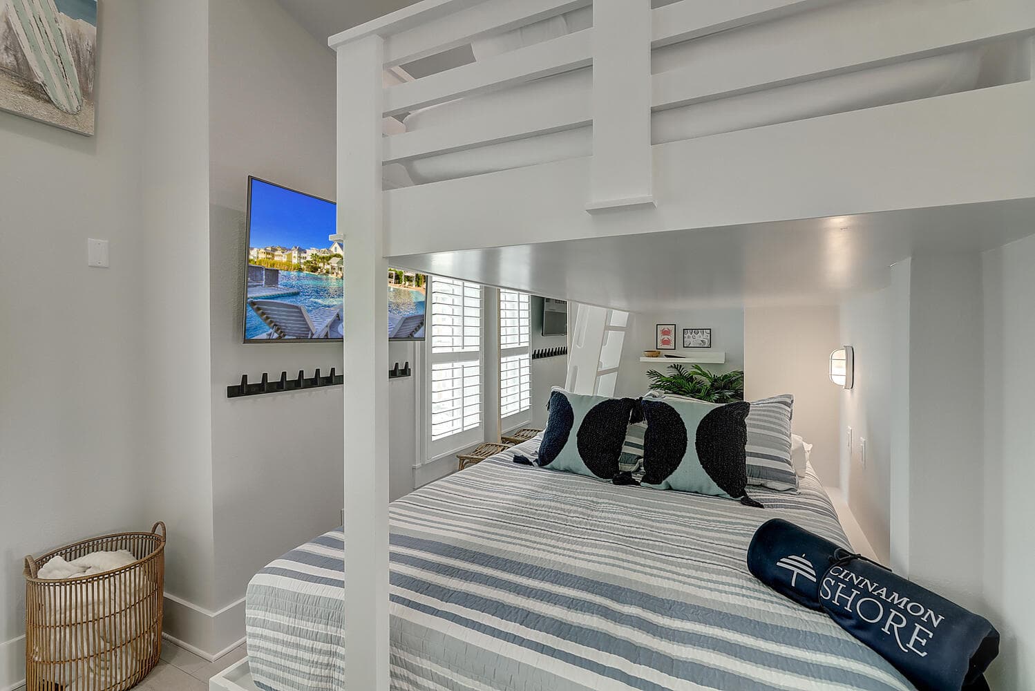 5 O'Clock Four Shore - Image 25