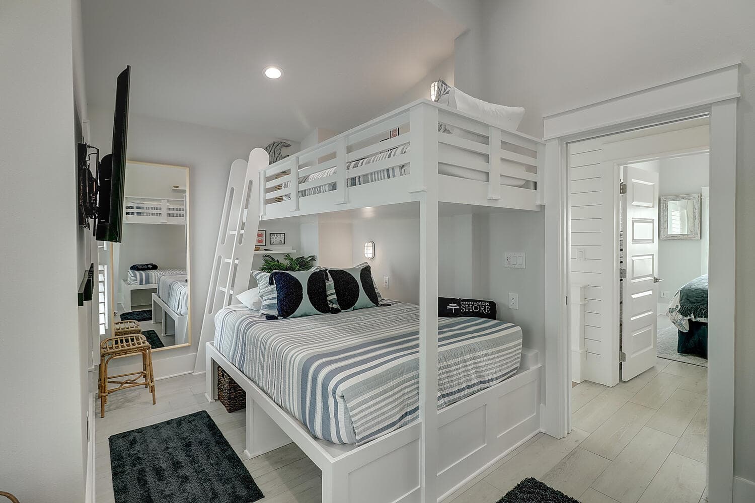 5 O'Clock Four Shore - Image 27