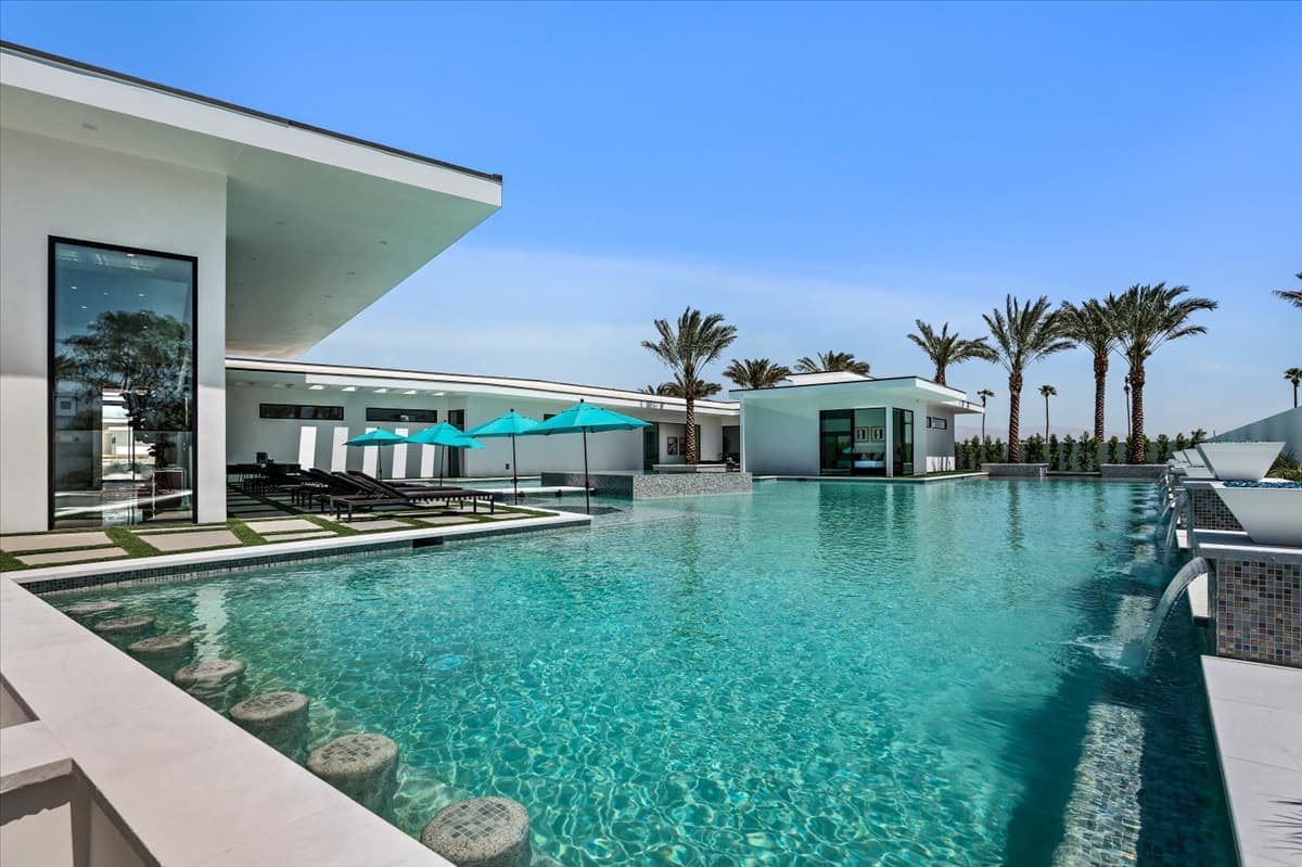 Bravo Villa #10 - Image 67