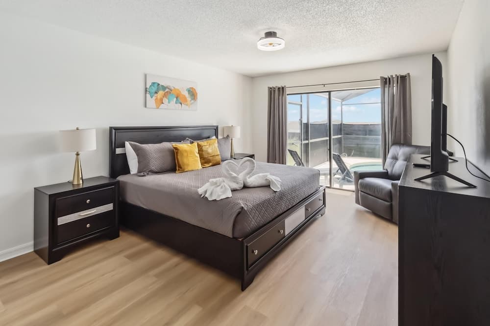 Downing Pool House - Image 4