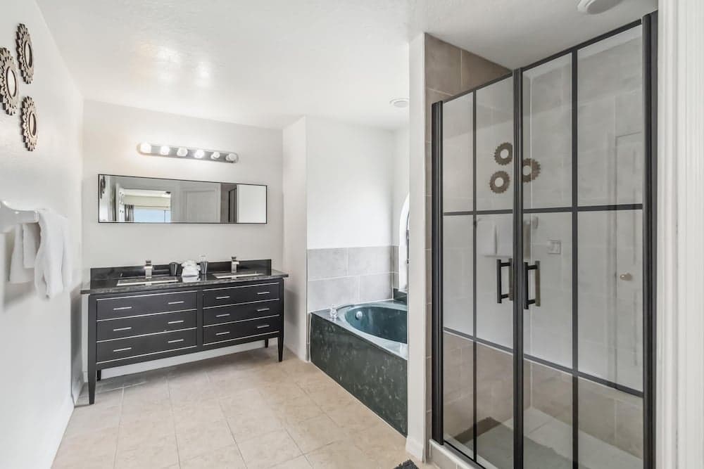 Downing Pool House - Image 10