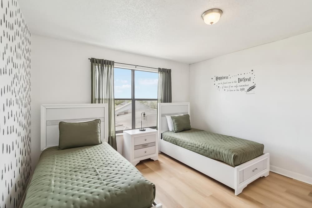 Downing Pool House - Image 15