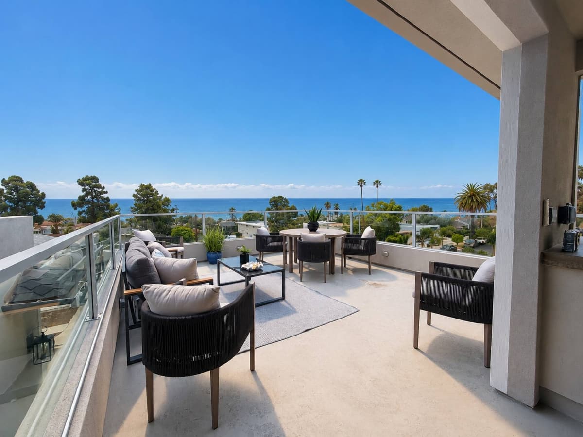 Oceanside Coastal Retreat - Unit B - Image 1