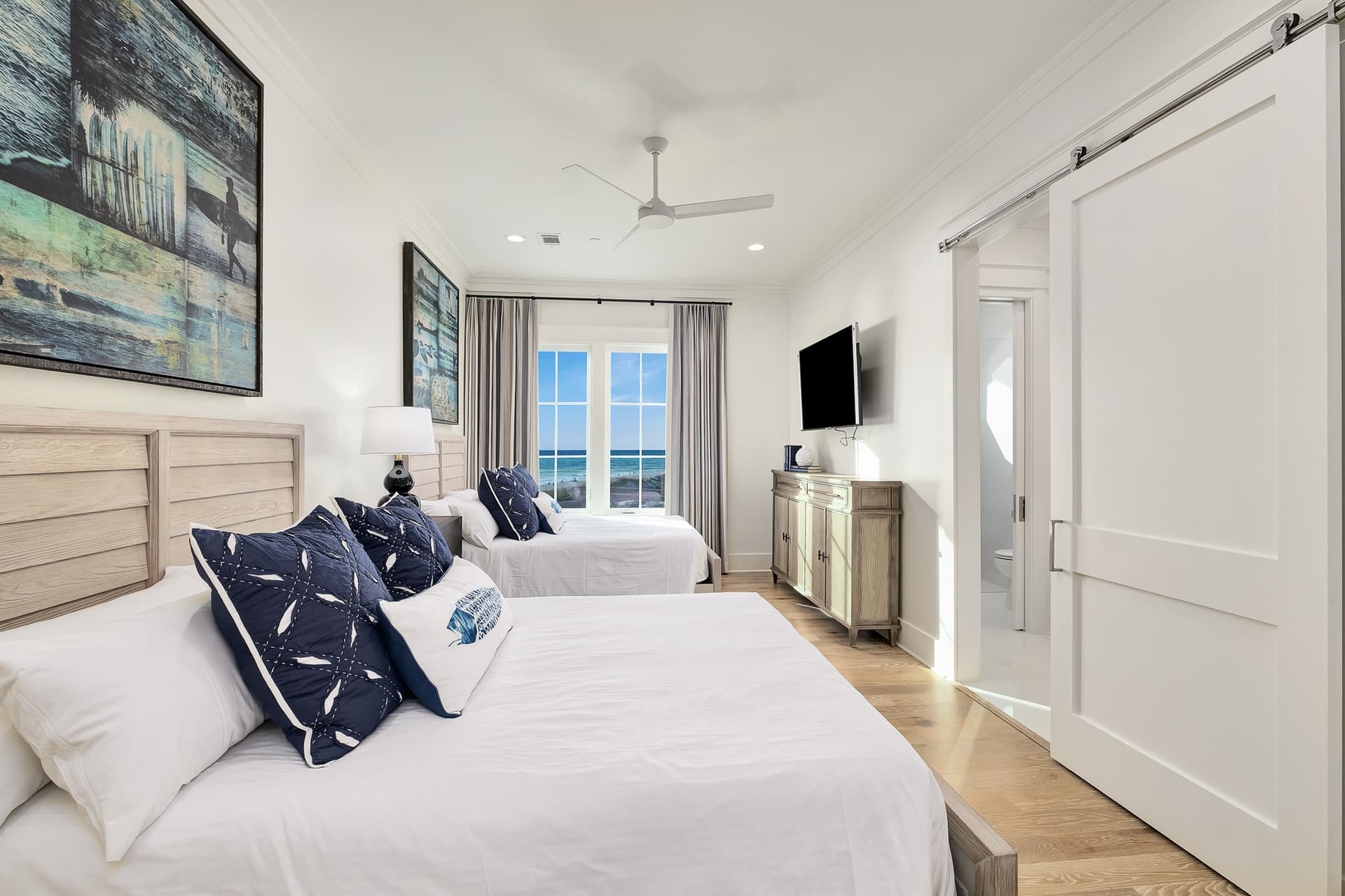 Emerald Le Luxe - Image 24