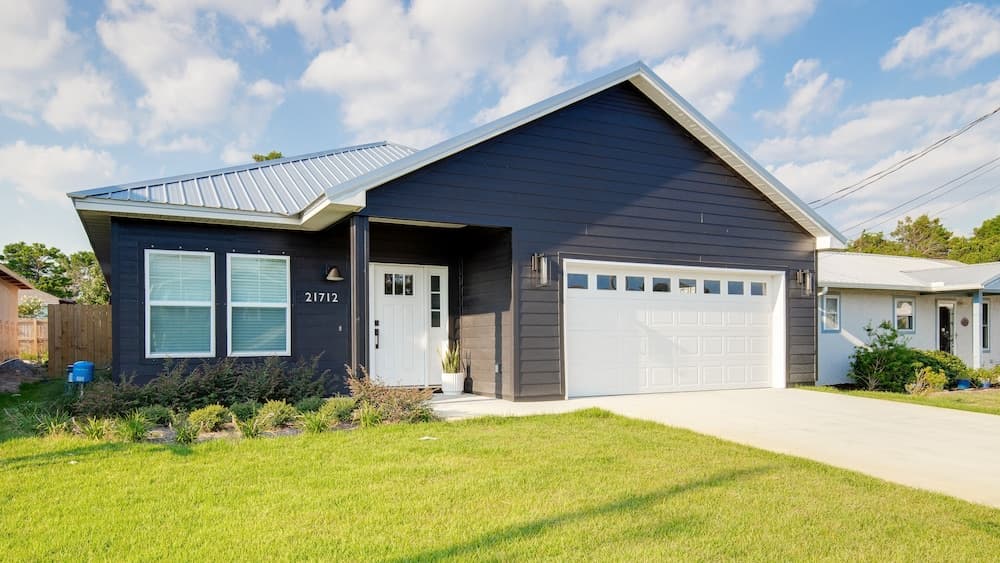 Stay Awhile at Palm - Image 1