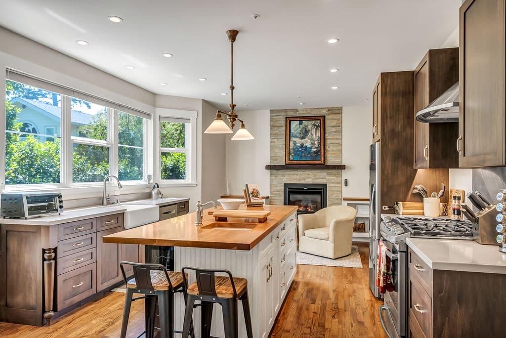 Creekside Cottage Home - Image 4