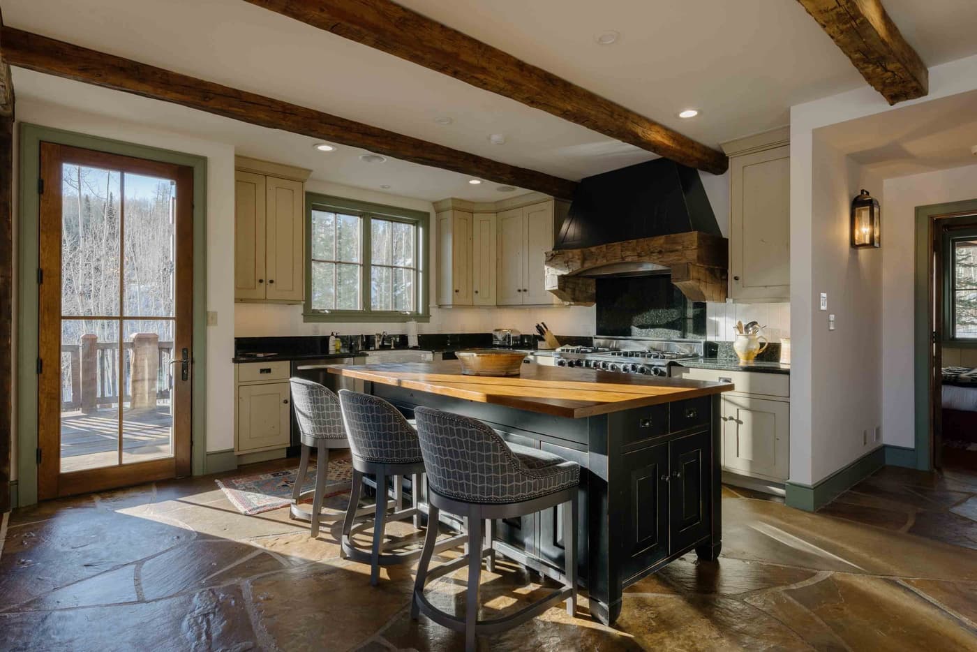 Elk Lake Lodge - Image 5