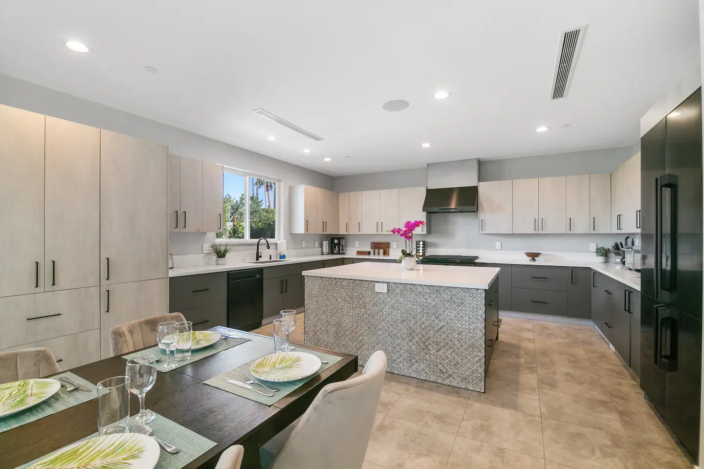 Opulent Haven - Image 10