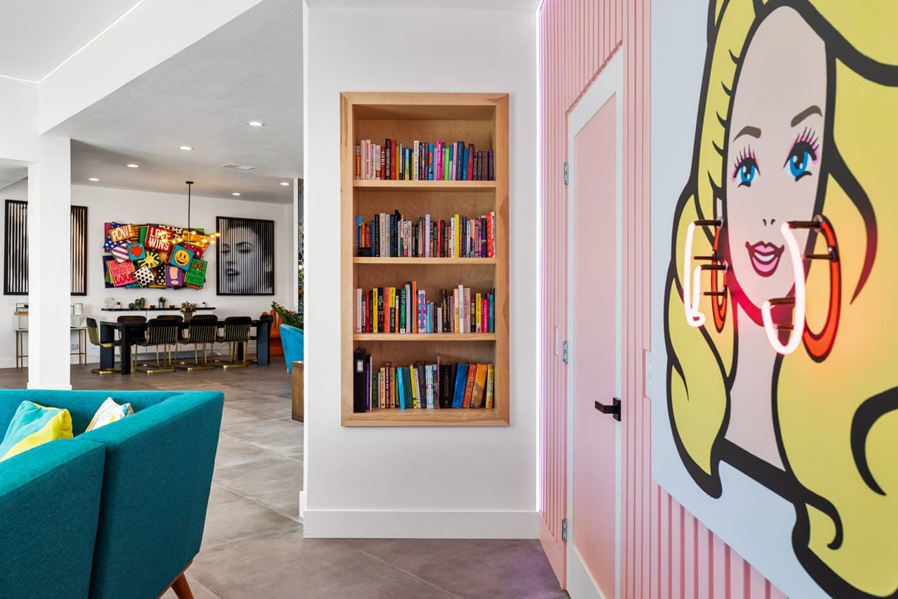 Palm Lighthouse - Image 14