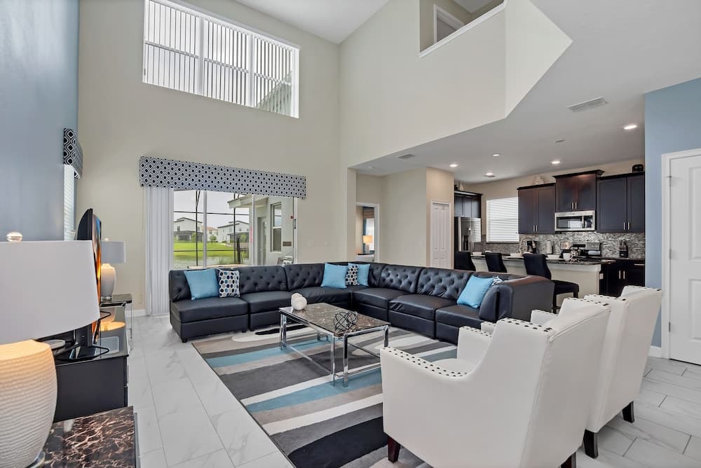 Castle Circle - Image 1