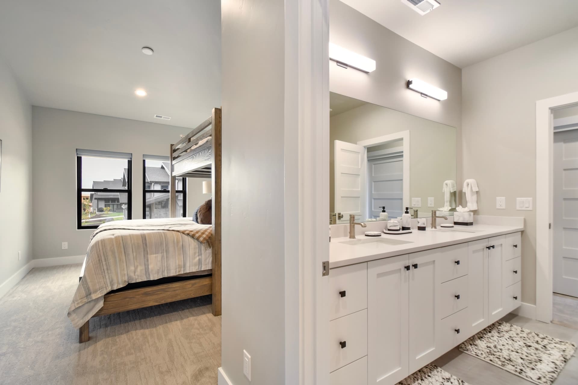 Mayflower Lakeside #942 - Image 20