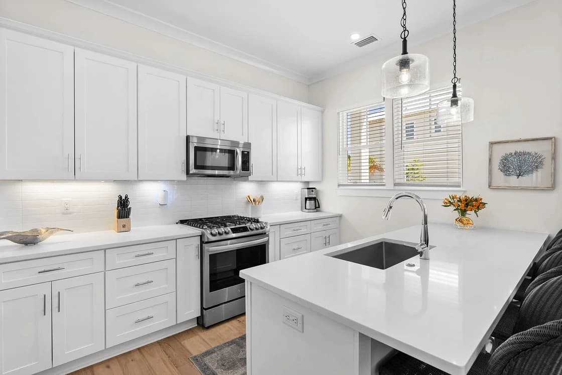 Emerald Escape - Image 5