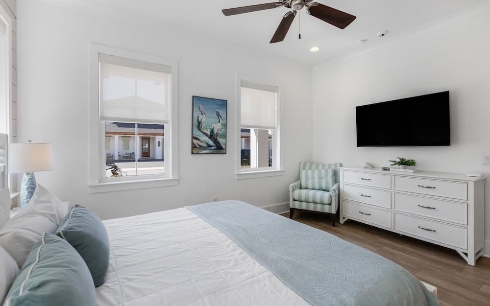 Lynda Lou’s - Image 19