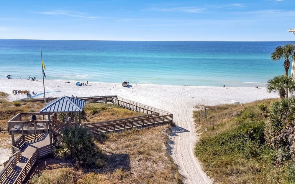 Lynda Lou’s - Image 3