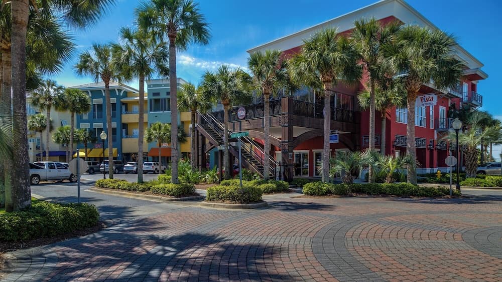 Lynda Lou’s - Image 52