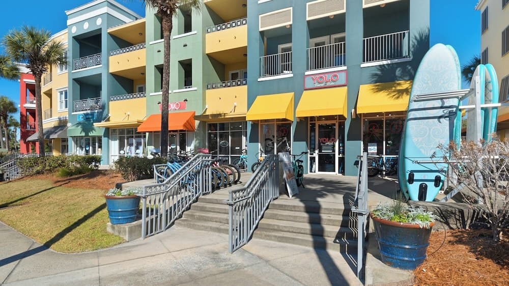 Lynda Lou’s - Image 53