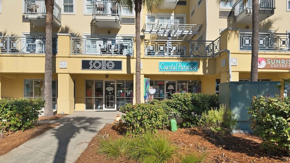 Lynda Lou’s - Image 56