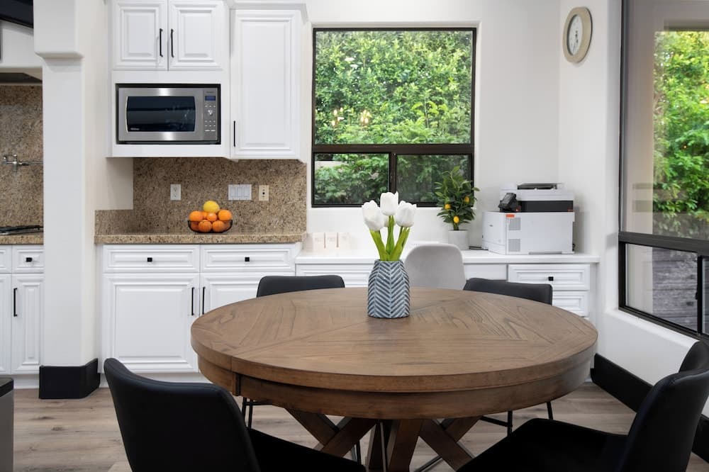 Resort Style Entertainer Villa - Image 10