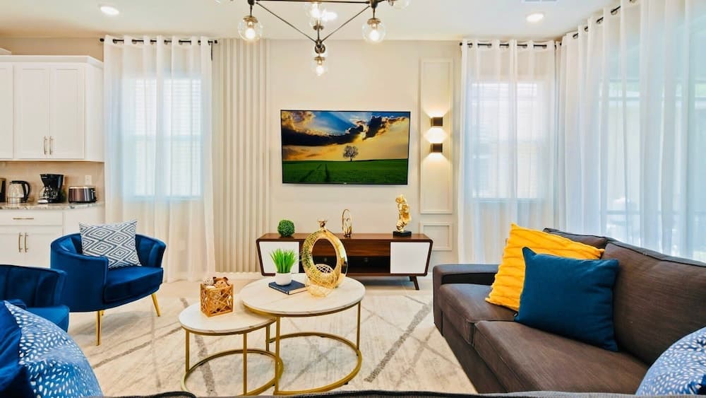 Disney Getaway #1899 - Image 1