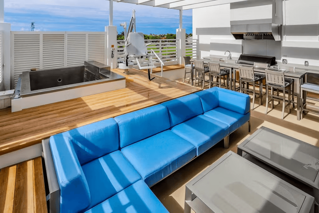 Heart of Naples - Image 24