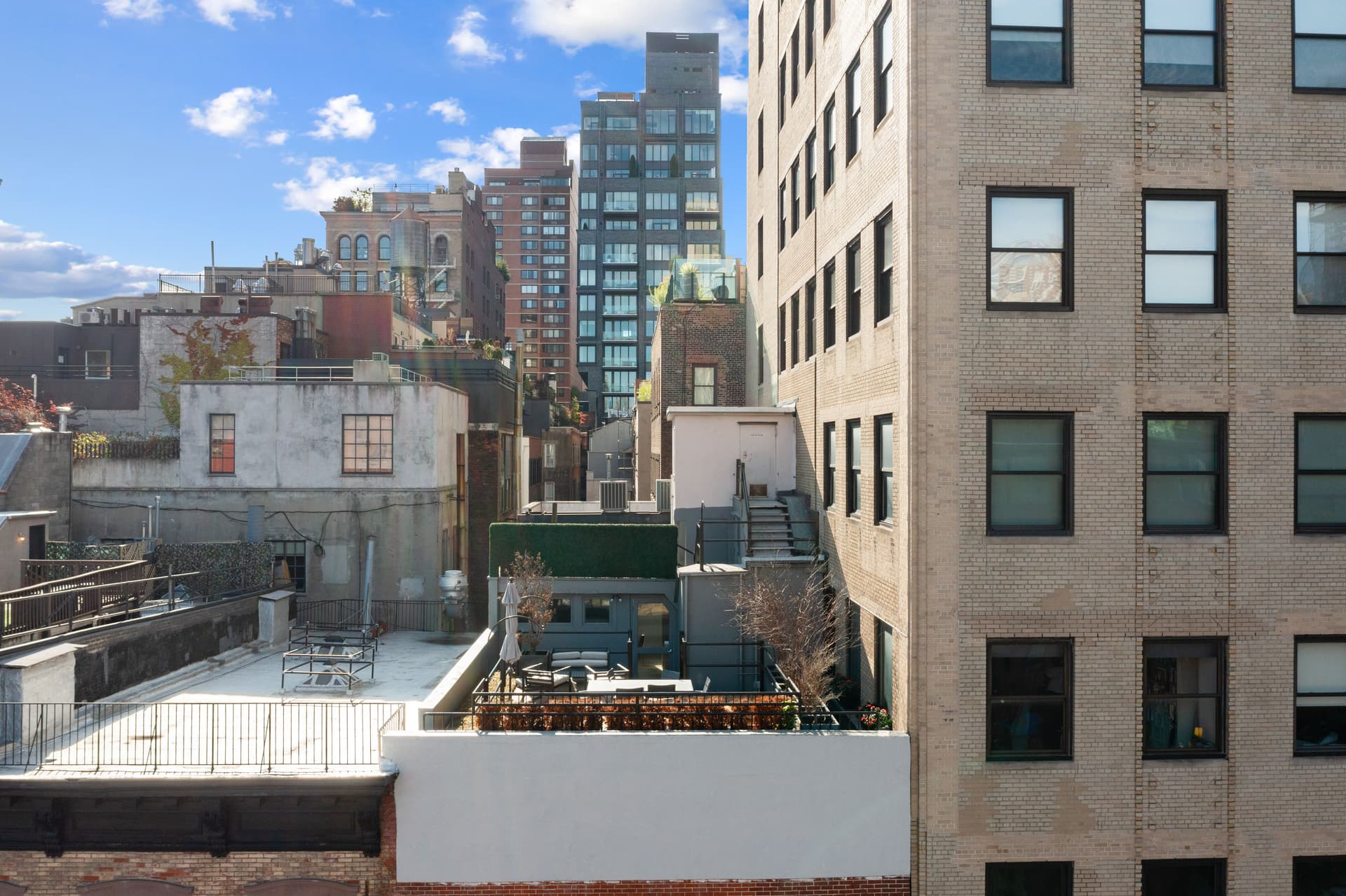 Still Ex Residence - Image 5