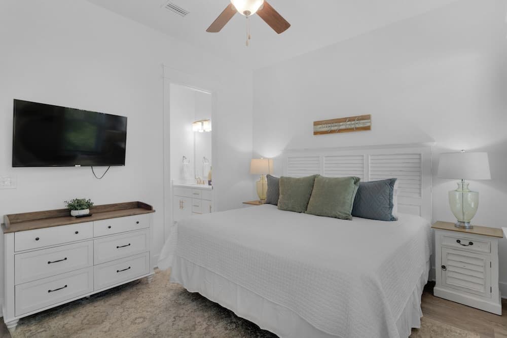 Serene Near the Sea - Image 5