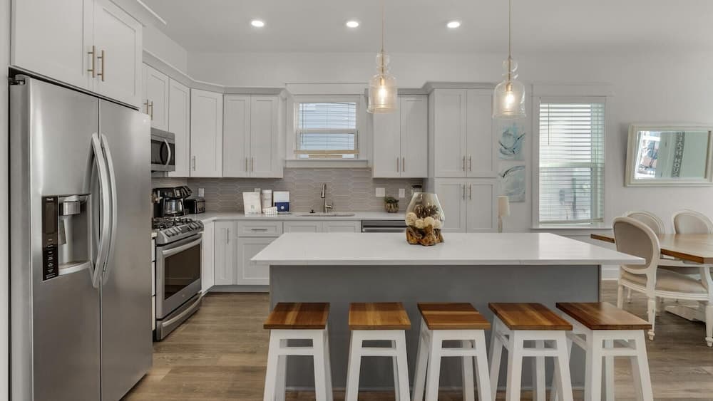 Serene Near the Sea - Image 5