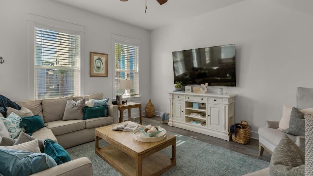 Serene Near the Sea - Image 4