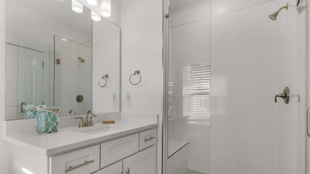 Serene Near the Sea - Image 28