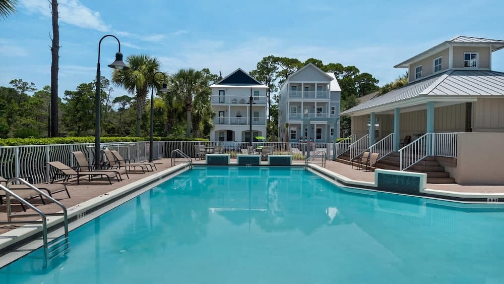 Serene Near the Sea - Image 37