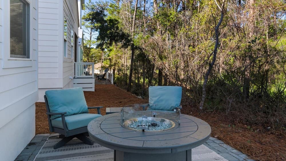 Serene Near the Sea - Image 41