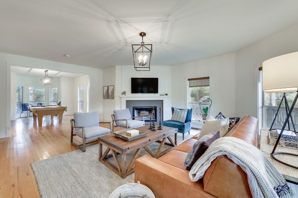 Hill Country Hideaway - Image 6