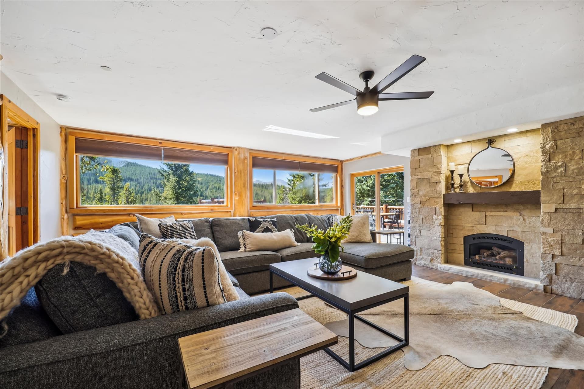 Modern Log Cabin - Image 4