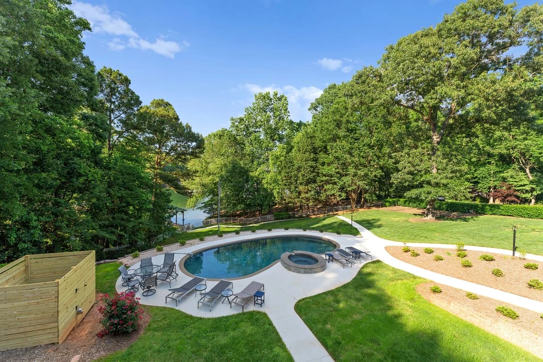 Shoreway Cove - Image 51