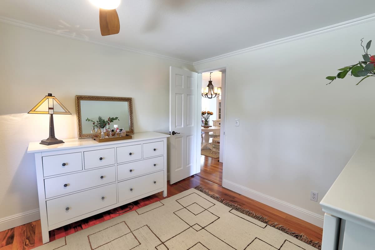 Quiet Country Cottage - Image 25