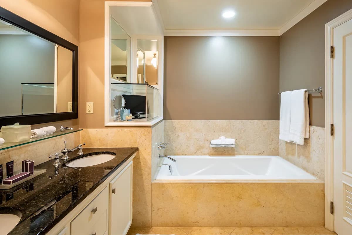 Ritz-Carlton Residence #304 - Image 14