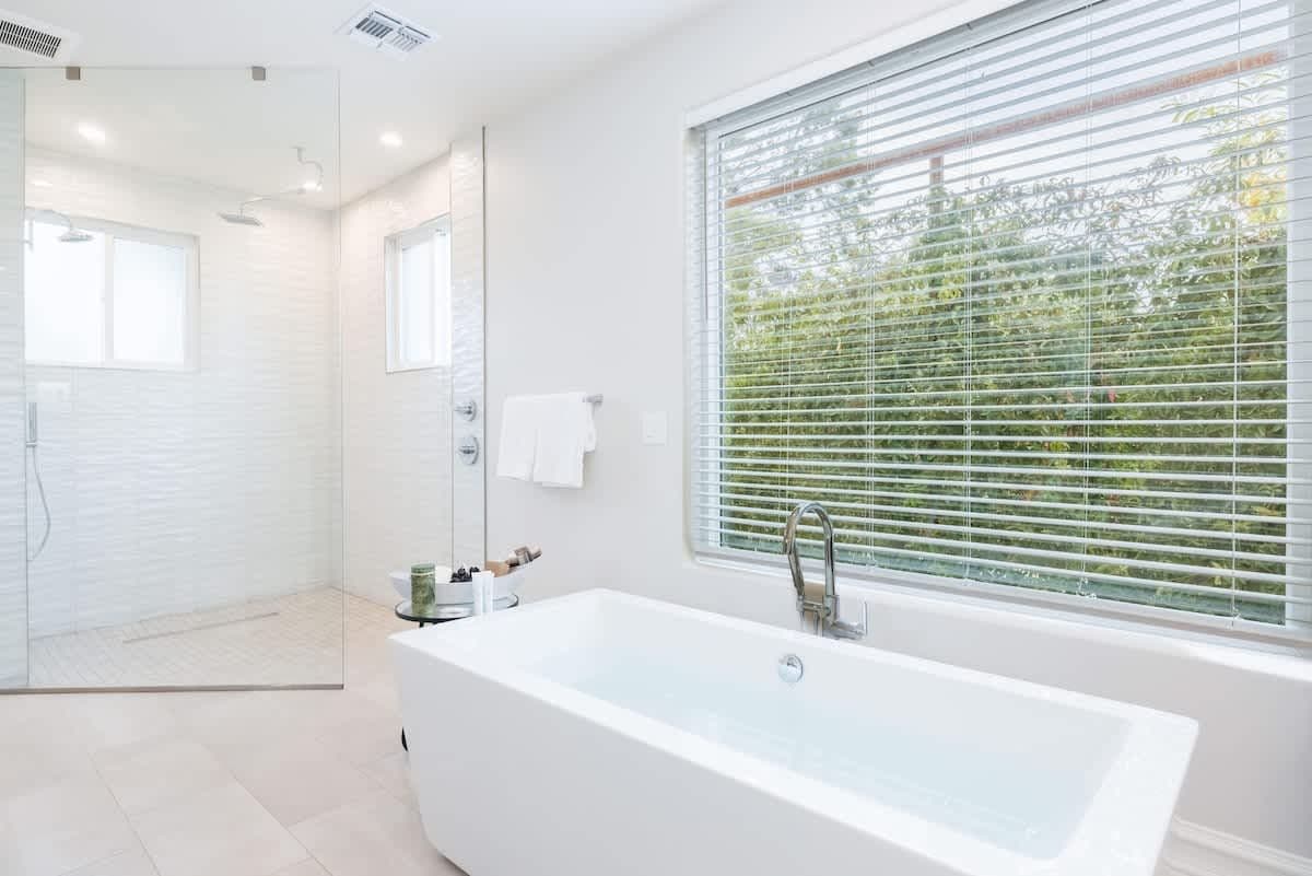 Estate on Shea - Image 17