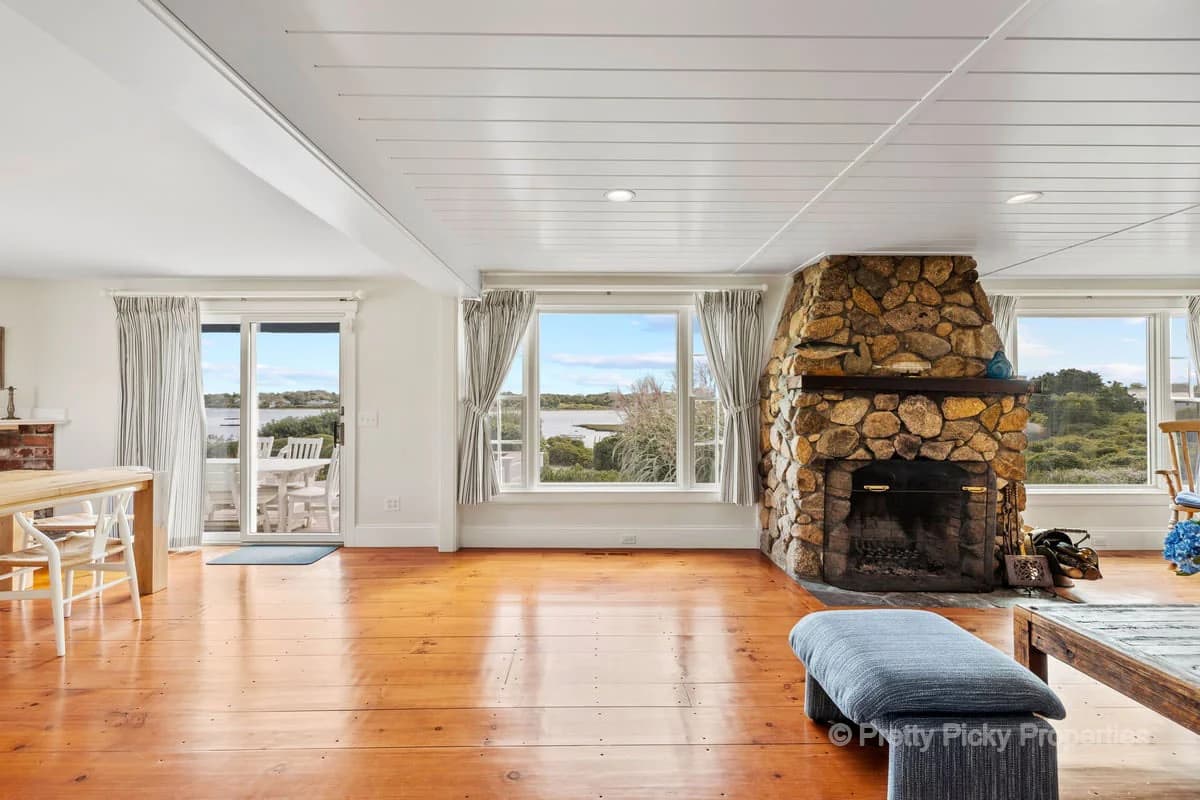 Serenity by the Sea - Image 9