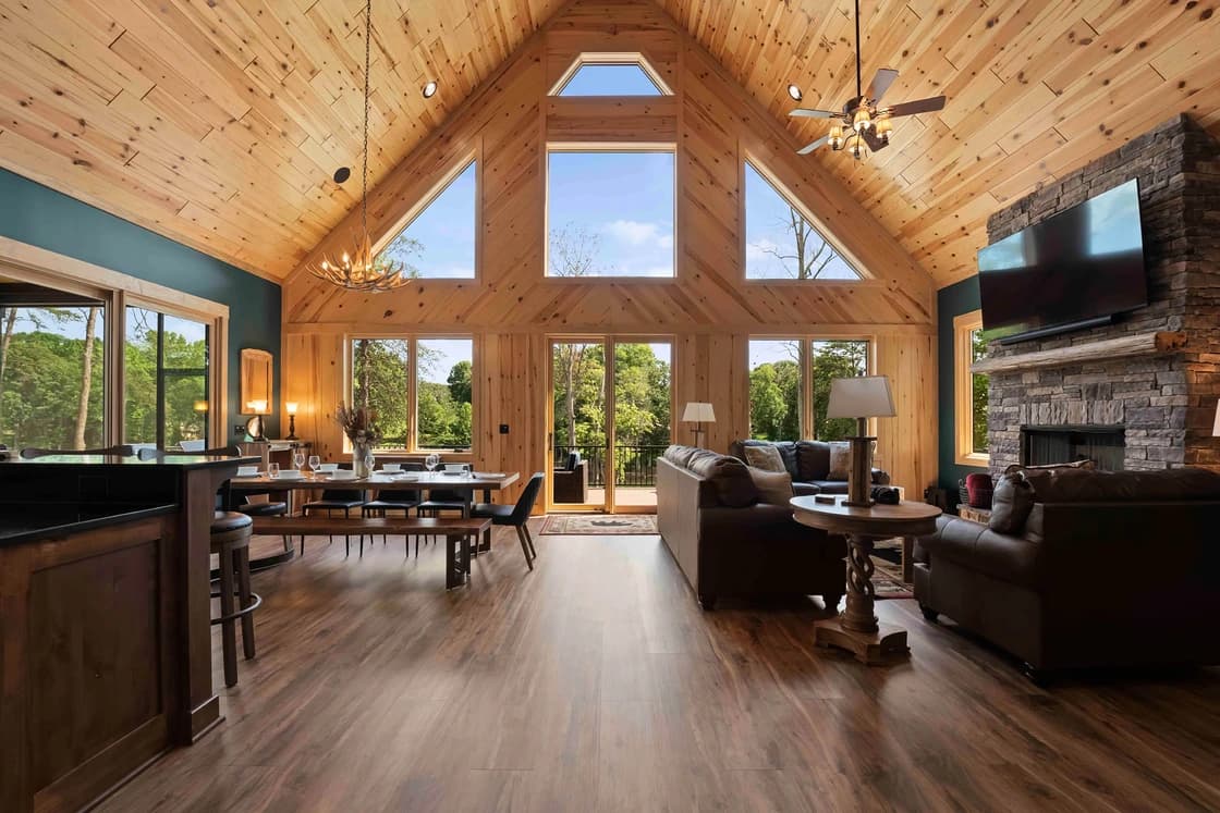 Black Bear Lodge - Image 20