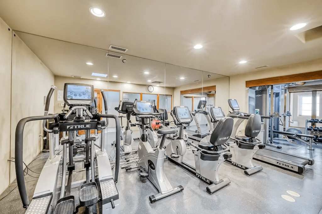 Plaza Home - Image 17