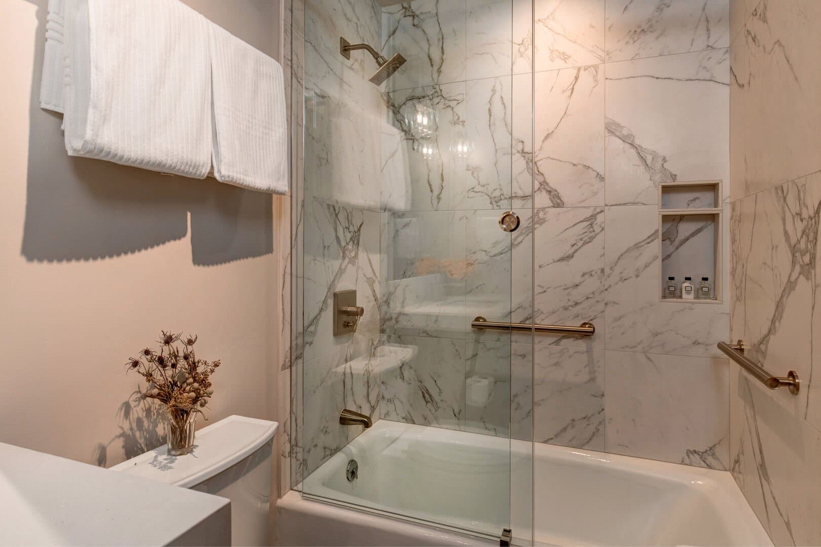 Little Belle Residence #5 - Image 21