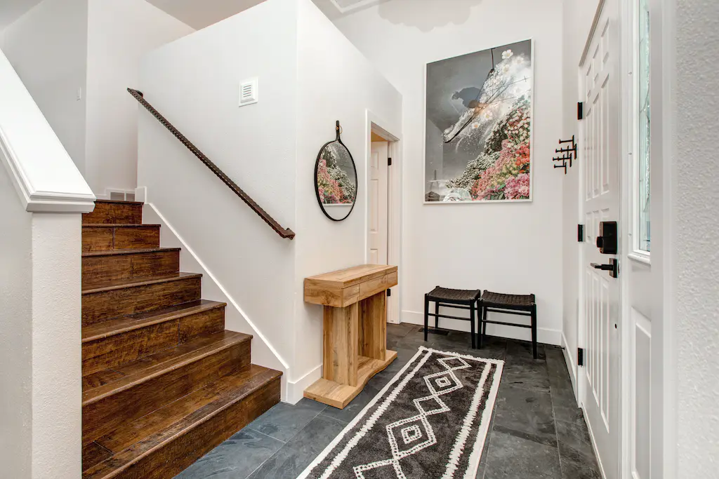 Last Run of the Day House - Image 8