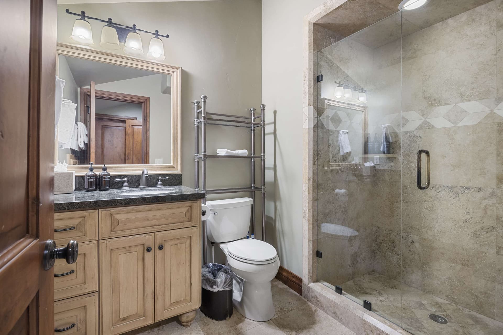 Luxury Mountain Retreat - Image 19