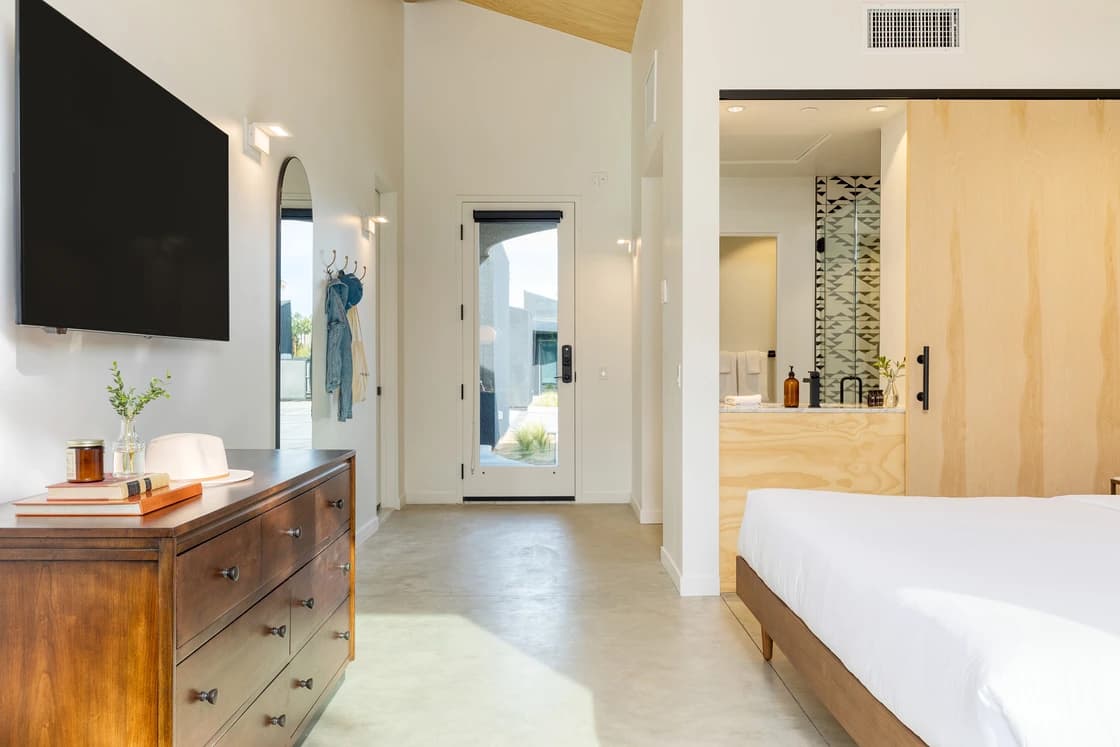 Blackhaus B6 - Image 4